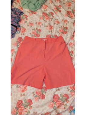 Women's vintage bette&court Coral Bermuda Shorts Size 12